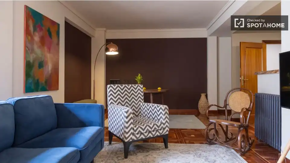 Flat for rent in Trafalgar