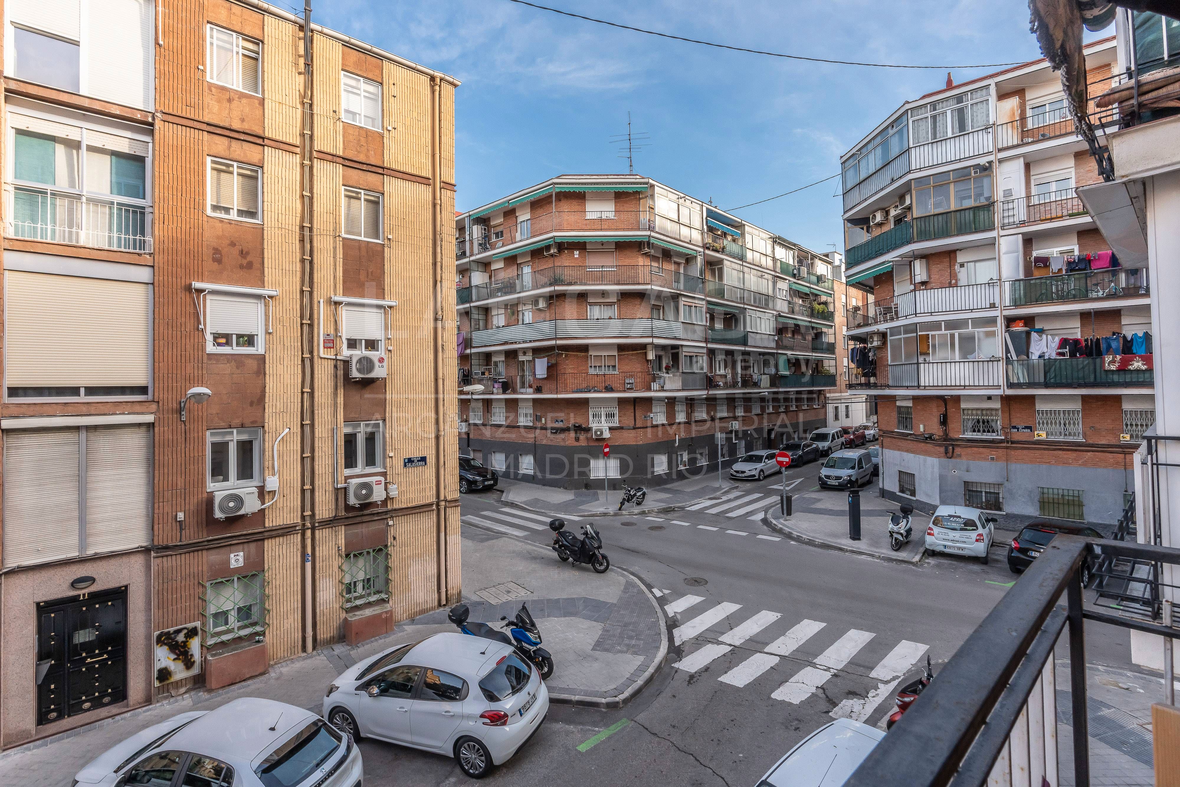 Piso en venta en Calle de Salasierra, Moscardó, Usera