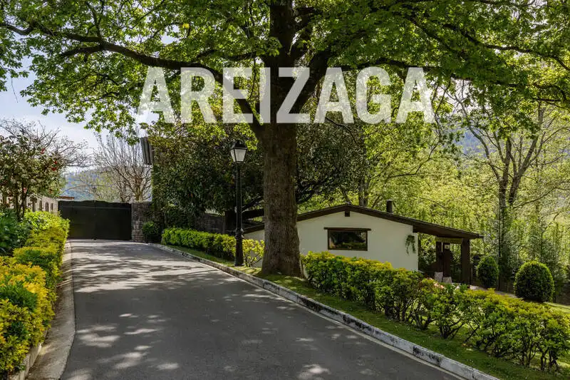 Vista exterior de Casa o chalet en venta en Errenteria con Calefacción, Terraza y Piscina
