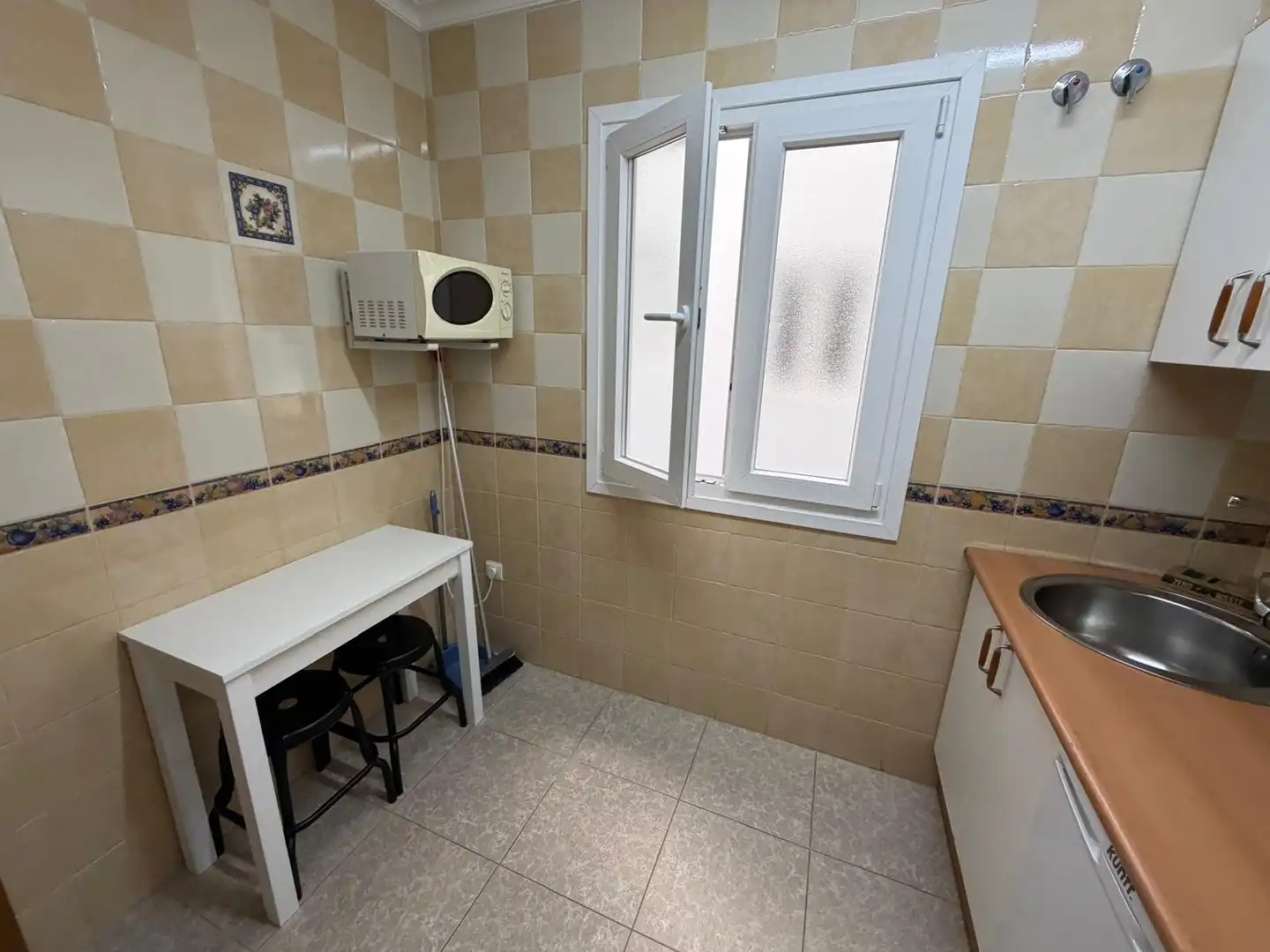 Inmuebles singulares con ascensor en venta en La Carihuela - Los Nidos, imagen 4