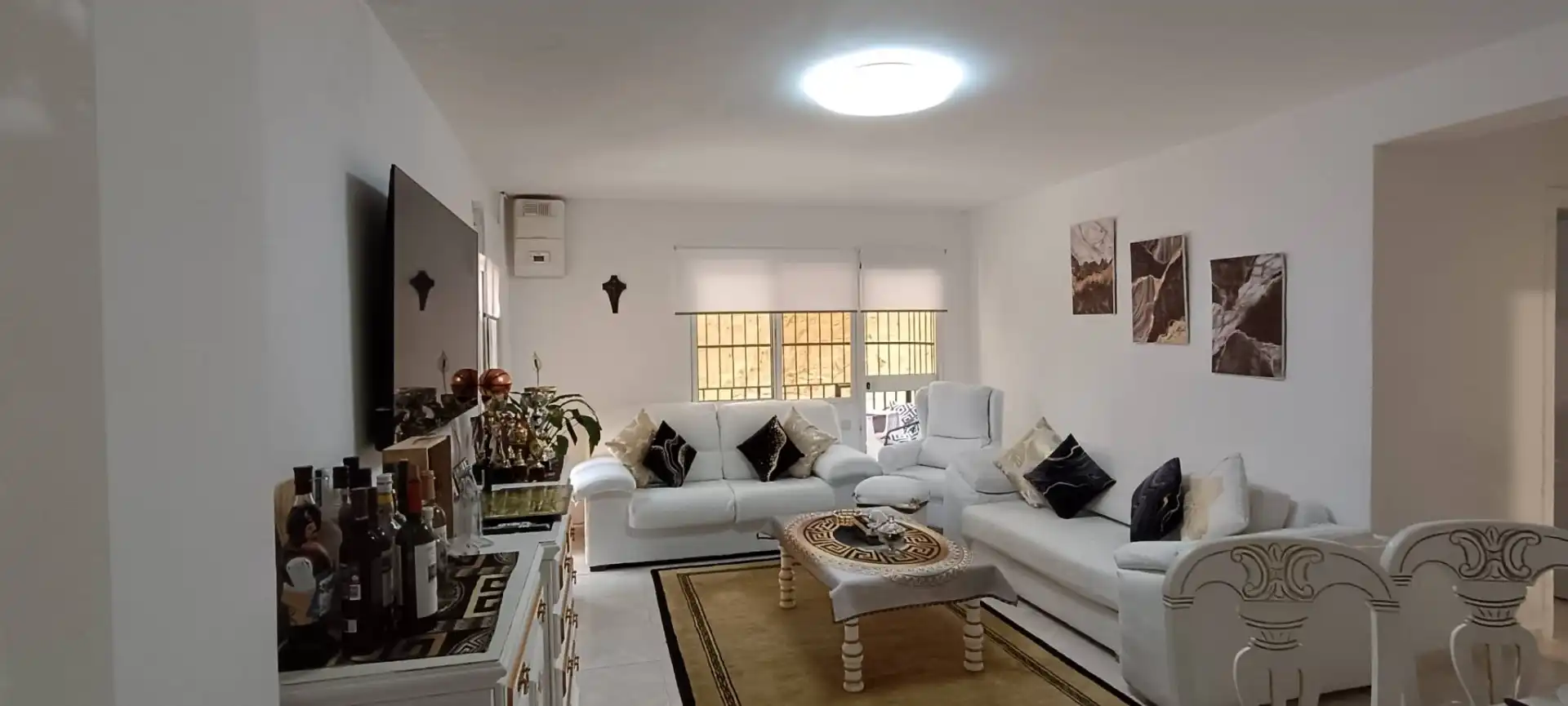 Living room of Flat for sale in Marbella  with Terrace, Oven and Washing machine