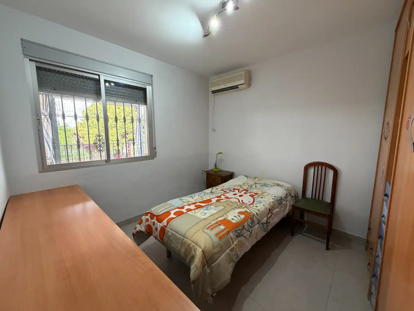 Dormitori de Casa o xalet en venda en Torreperogil amb Aire condicionat, Jardí privat i Traster