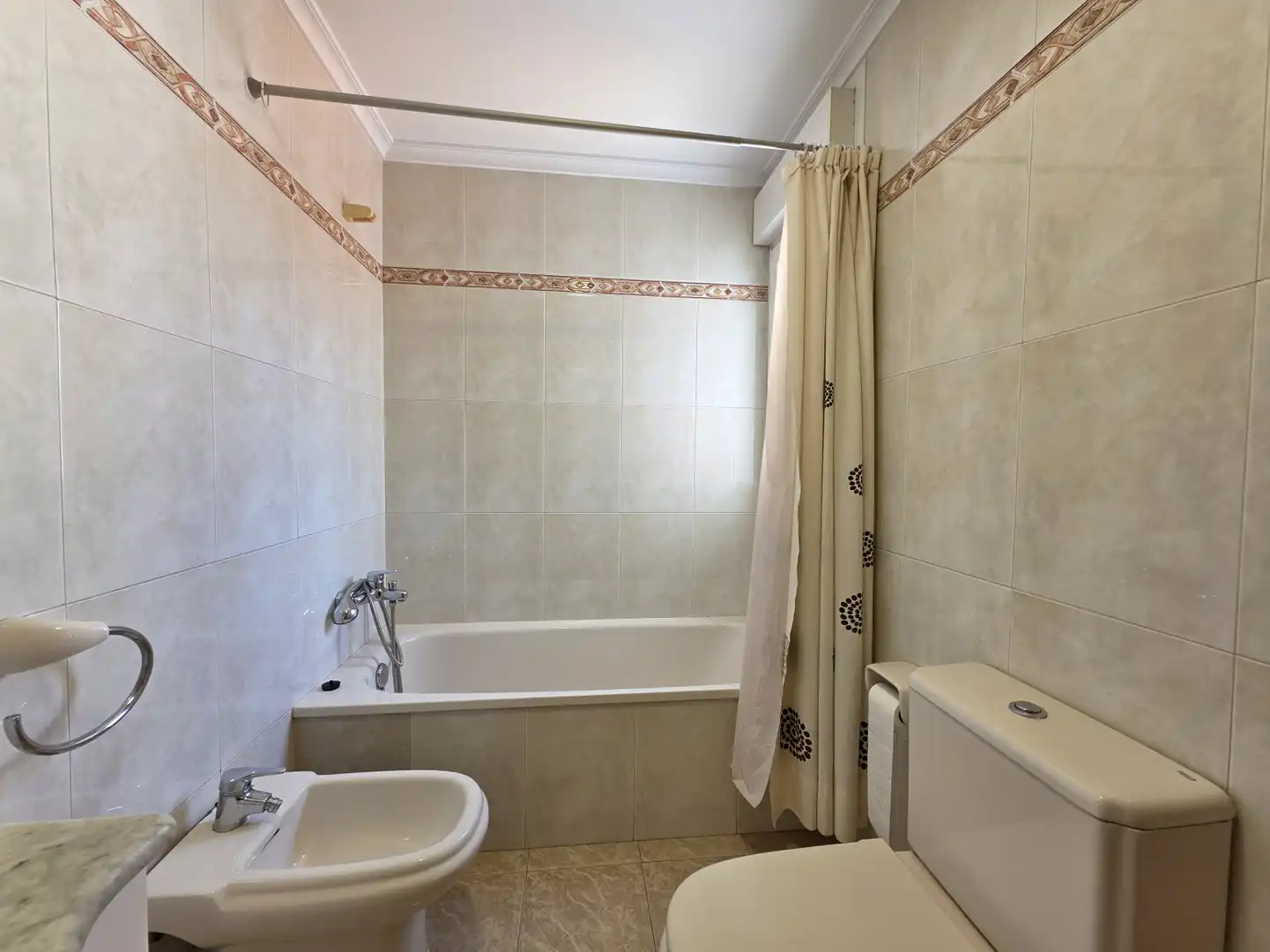 Bathroom of Flat for rent in Siero  with Heating, Parquet flooring and Storage room