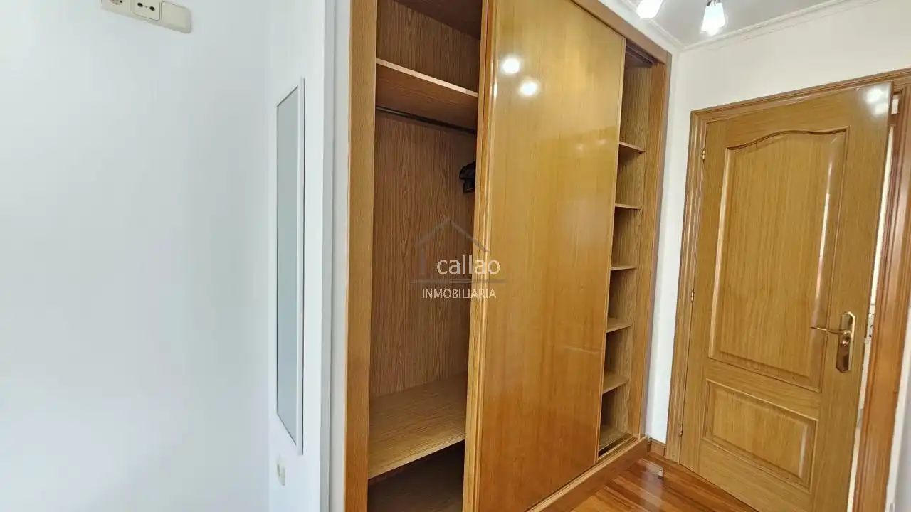 Habitación de Piso de alquiler en Ferrol con Calefacción, Trastero y Amueblado
