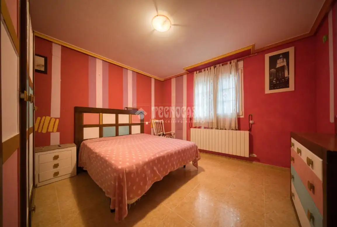 Casa adosada en venta en Venta de Baños
