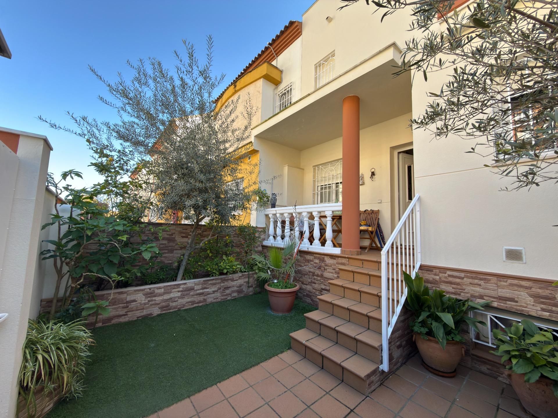 Jardín de Casa adosada en venta en  Huelva Capital con Aire acondicionado y Terraza