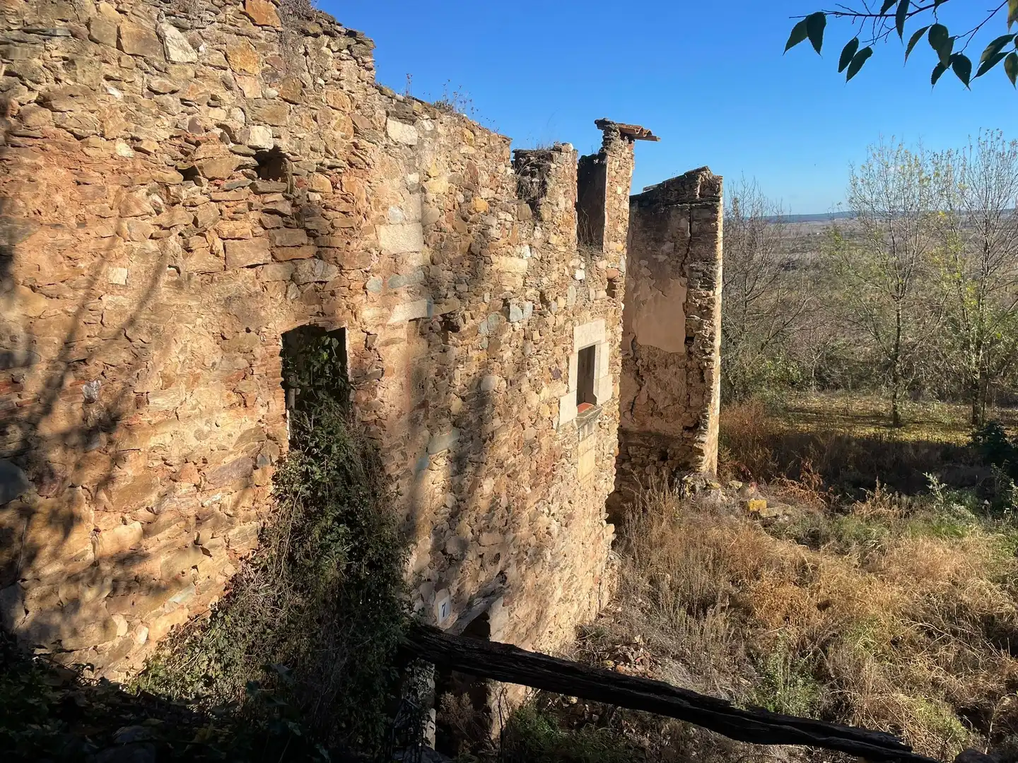 Außenansicht von Country house zum Verkauf in Sant Julià de Ramis mit Privatgarten