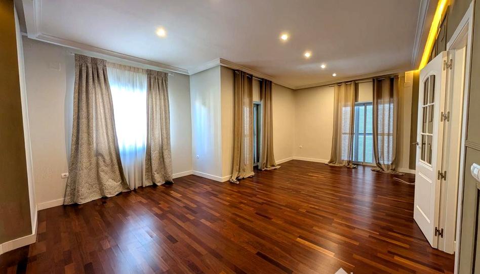 Photo 1 of Flat for sale in Menéndez Pelayo, Centro ciudad, Jaén