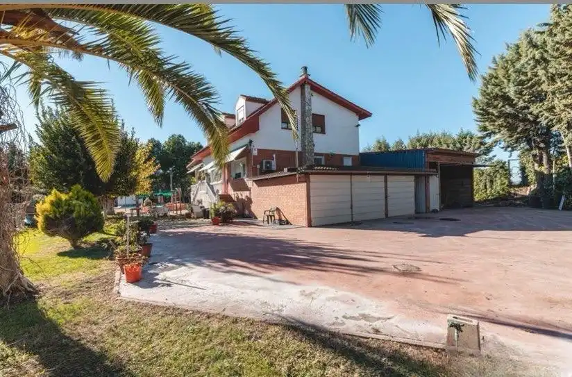 Vista exterior de Casa o chalet en venta en Zaragoza con Aire acondicionado, Calefacción y Jardín privado