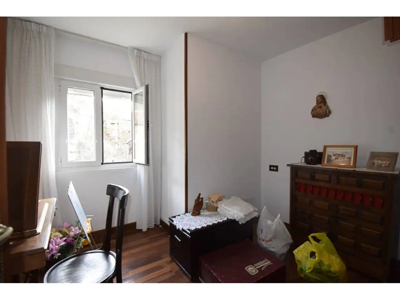 Bedroom of Houses for sale in La Pola de Gordón   with Heating, Private garden and Parquet flooring