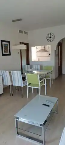 Piso con piscina en alquiler en Avenida Reina Sofía 21, imagen 3