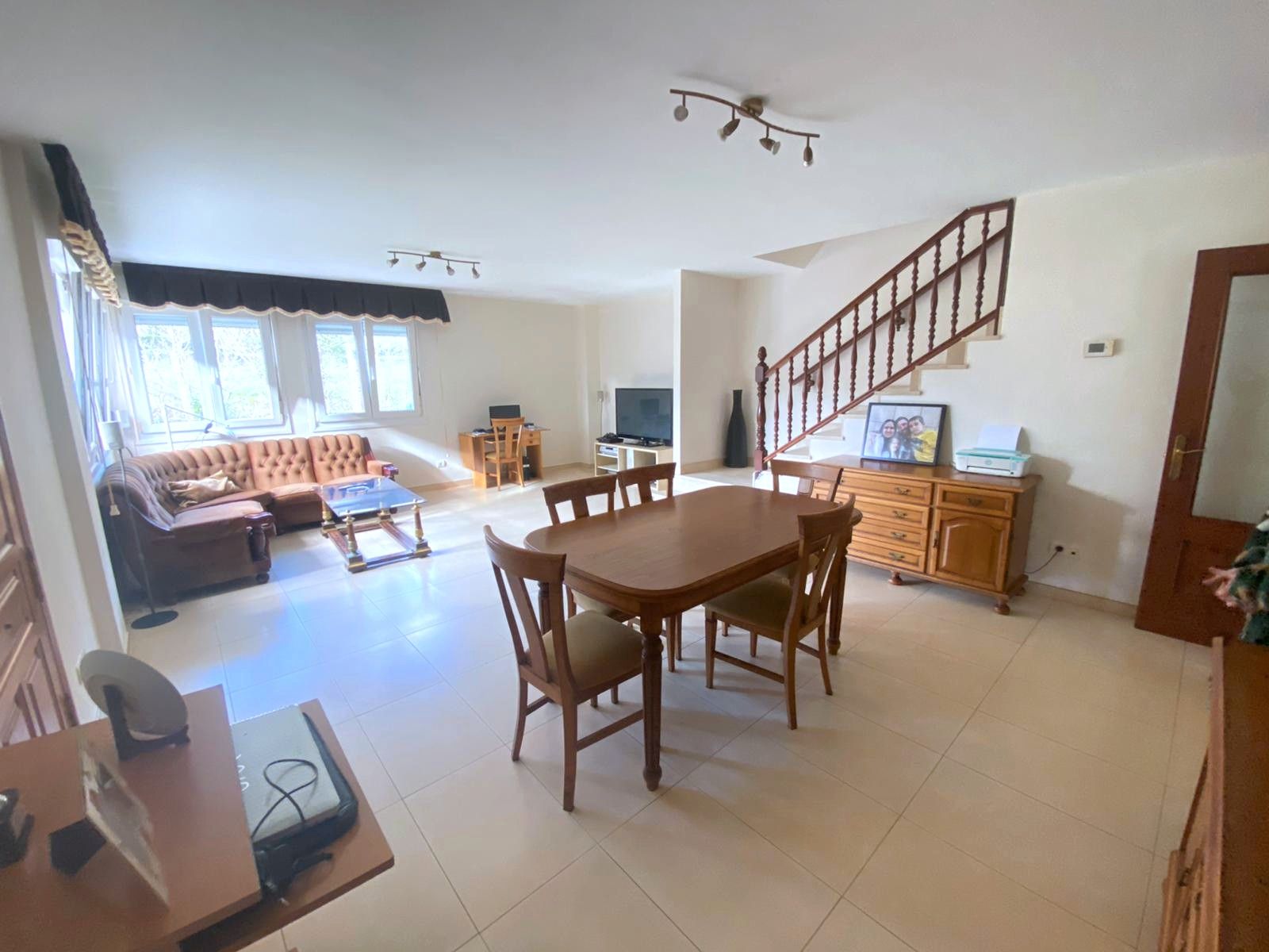 Sala de estar de Casa o chalet en venta en Castro-Urdiales con Calefacción, Jardín privado y Terraza