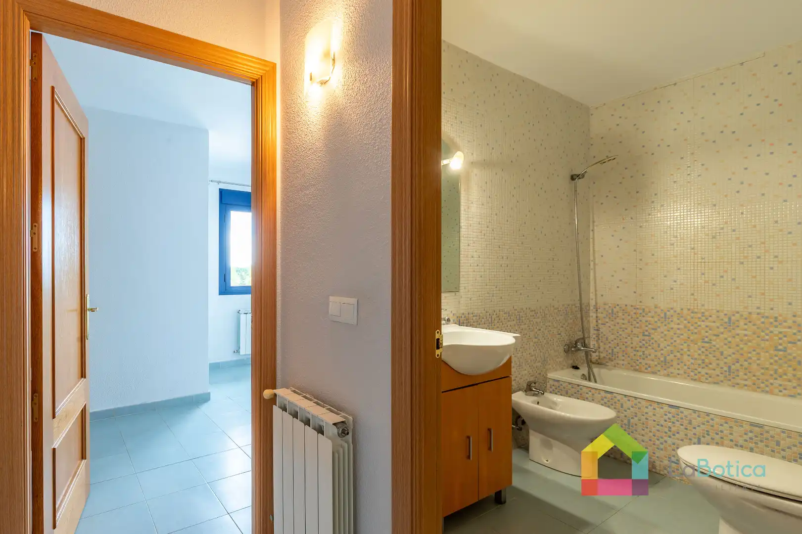 Baño de Casa adosada en venta en Burguillos de Toledo con Calefacción, Jardín privado y Terraza
