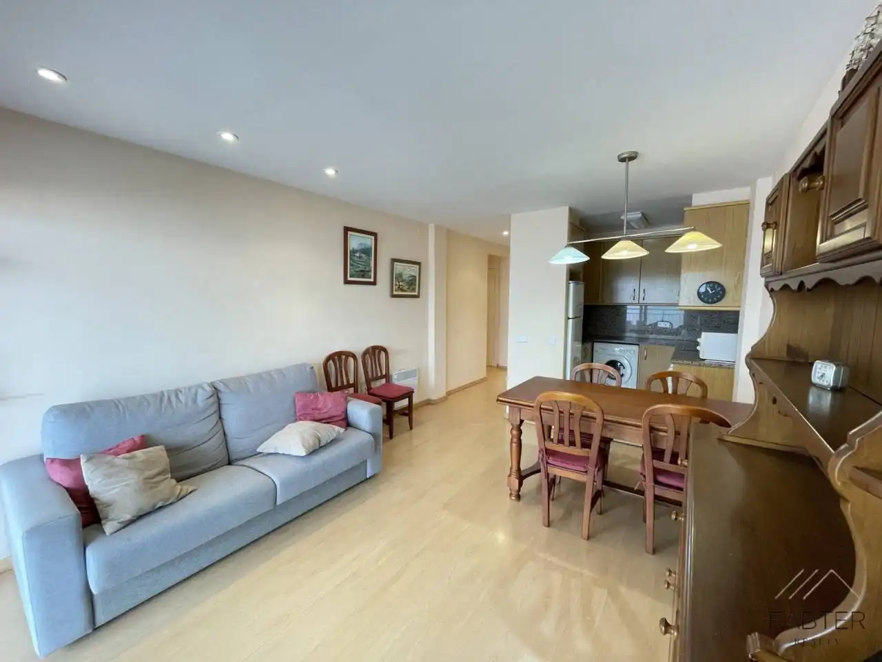 Sala de estar de Piso en venta en Palamós con Calefacción, Parquet y Terraza