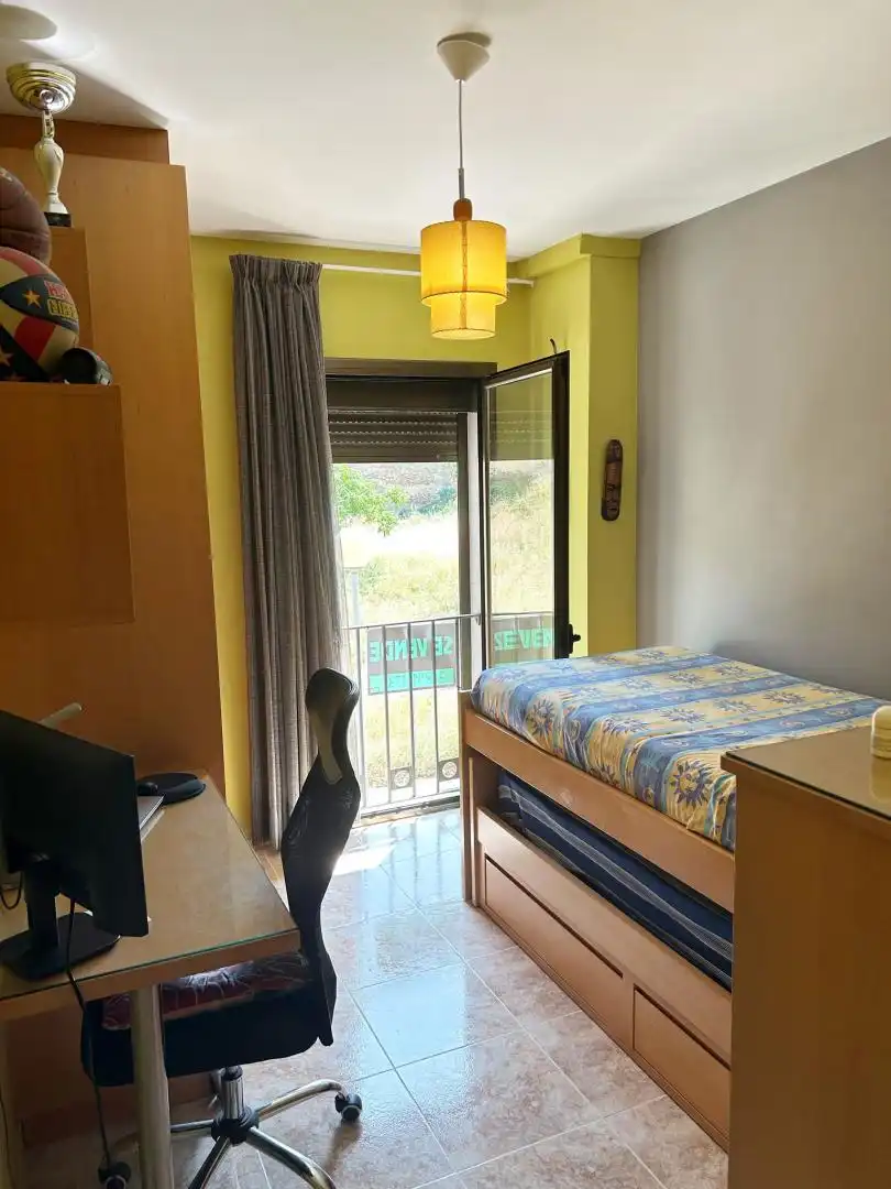 Bedroom of Detached homes for sale in Palau-saverdera