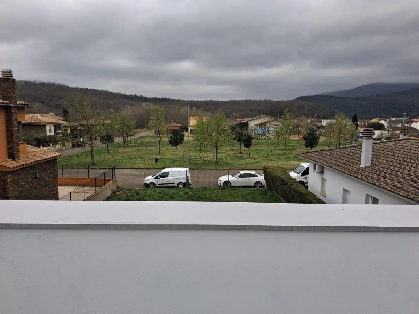 Parking de Casa o chalet en venta en Les Planes d'Hostoles con Calefacción, Terraza y Trastero