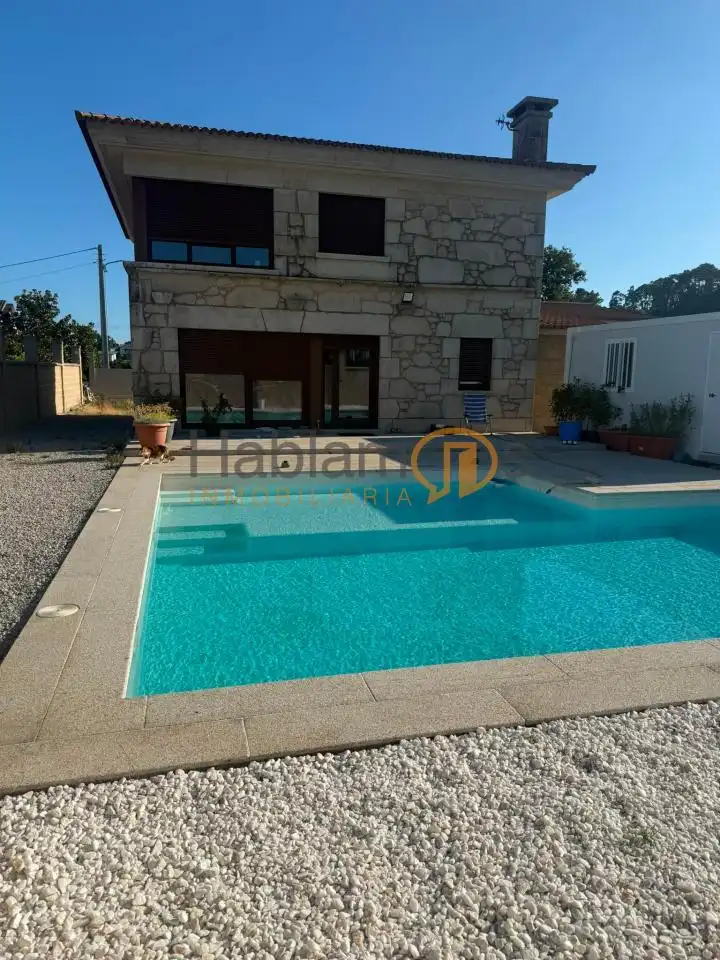 Piscina de Casa o chalet en venta en Vilanova de Arousa con Calefacción, Jardín privado y Terraza