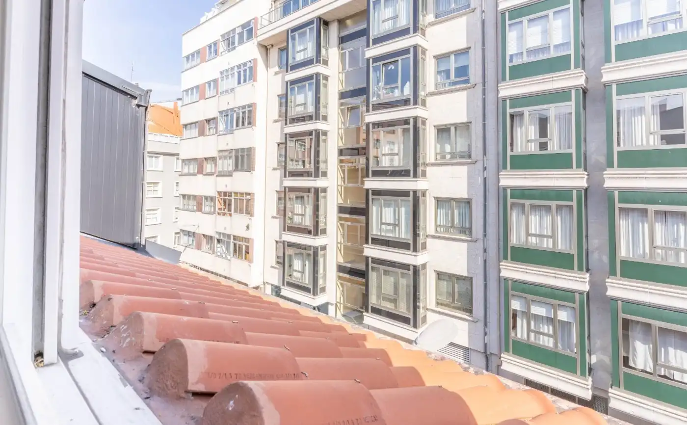 Vista exterior de Edifici en venda en A Coruña Capital 