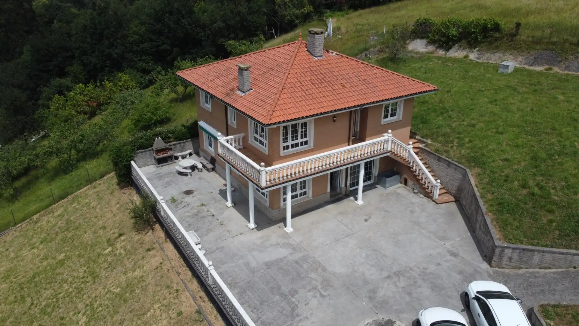 Vista exterior de Casa o xalet en venda en Gijón  amb Calefacció, Jardí privat i Traster