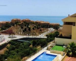 Vista exterior de Dúplex en venda en Fuengirola amb Aire condicionat, Terrassa i Piscina comunitària