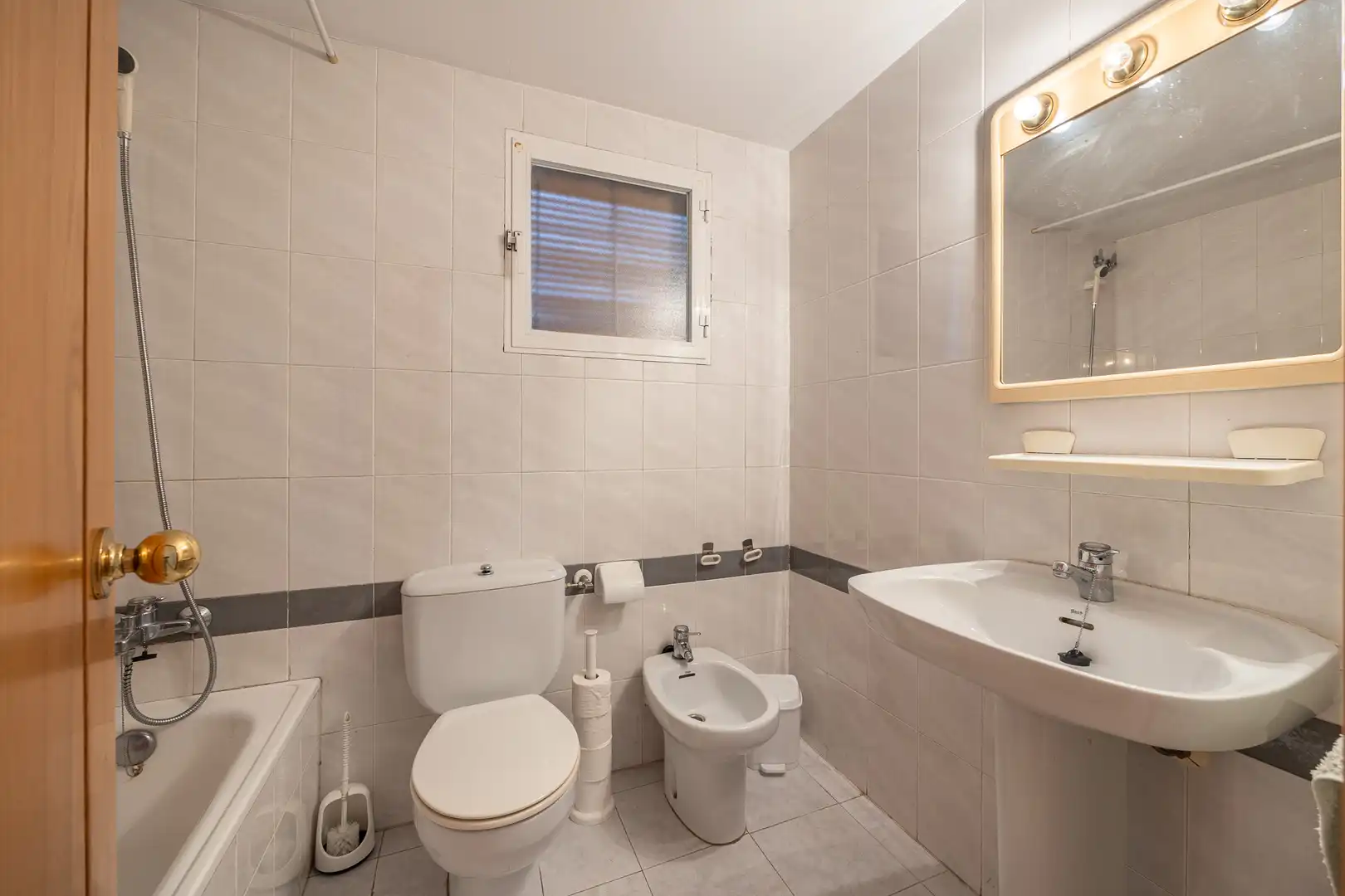 Bany de Apartament en venda en Benidorm amb Moblat