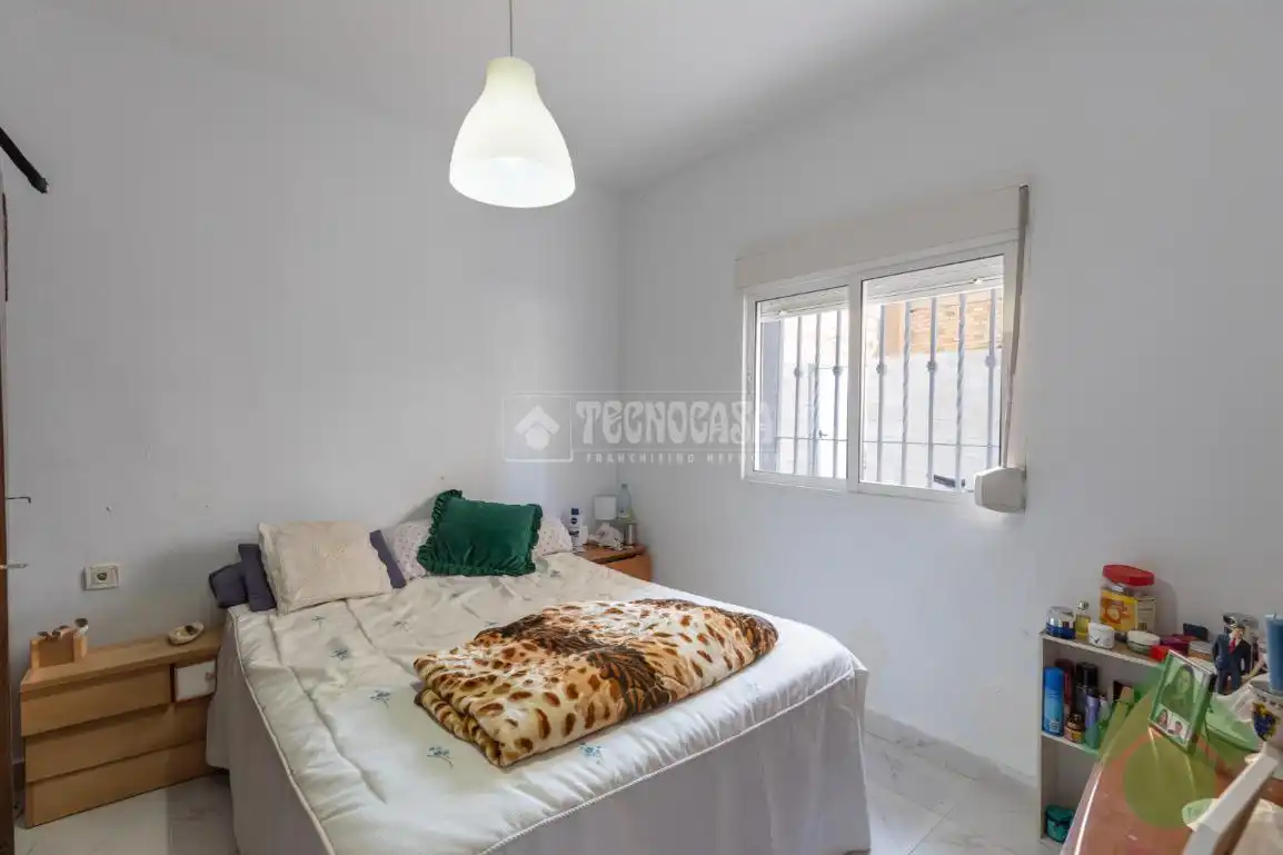 Schlafzimmer von Einfamilien-Reihenhaus zum Verkauf in Granada mit Klimaanlage