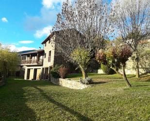 Vista exterior de Casa o xalet de lloguer en Ger amb Terrassa i Balcó