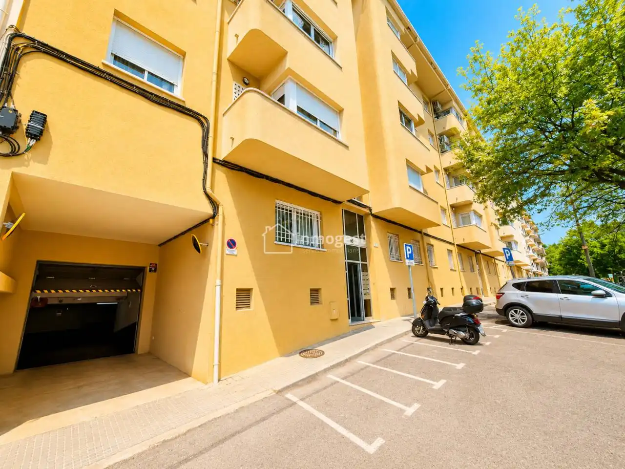 Außenansicht von Garage zur Miete in Girona