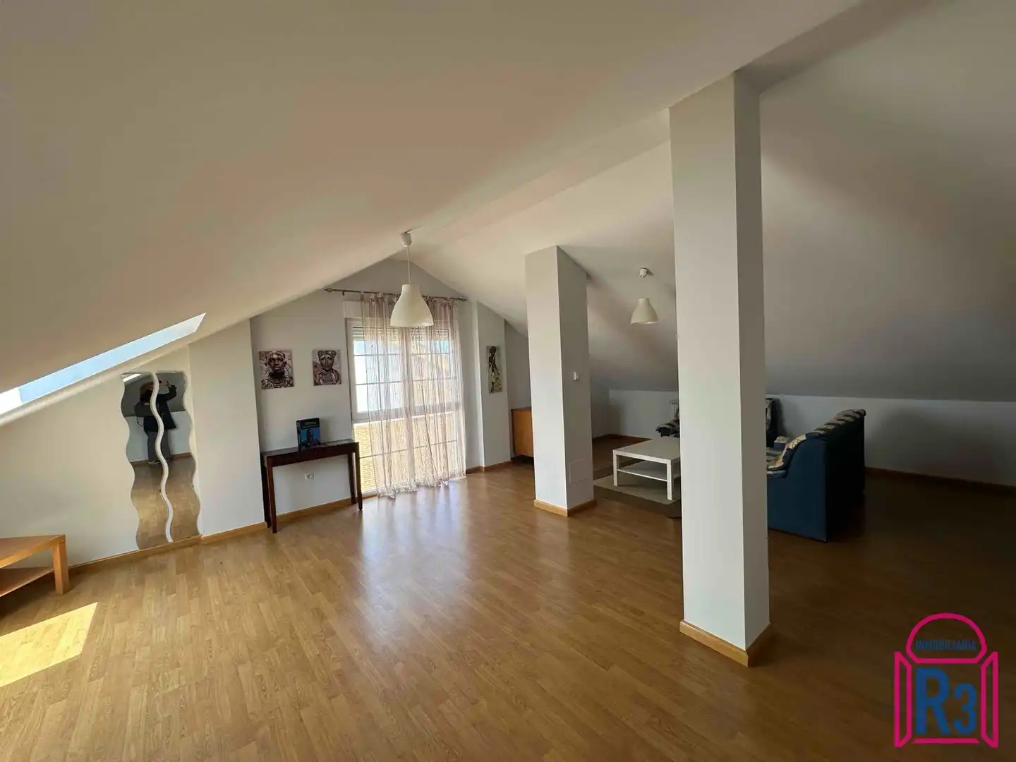 Casa adosada en venta en Villaquilambre con Calefacción, Piscina y Amueblado