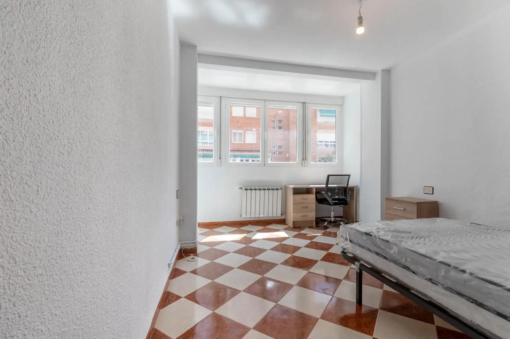 Schlafzimmer von Wohnung zur Miete in Granada mit Heizung und Möbliert