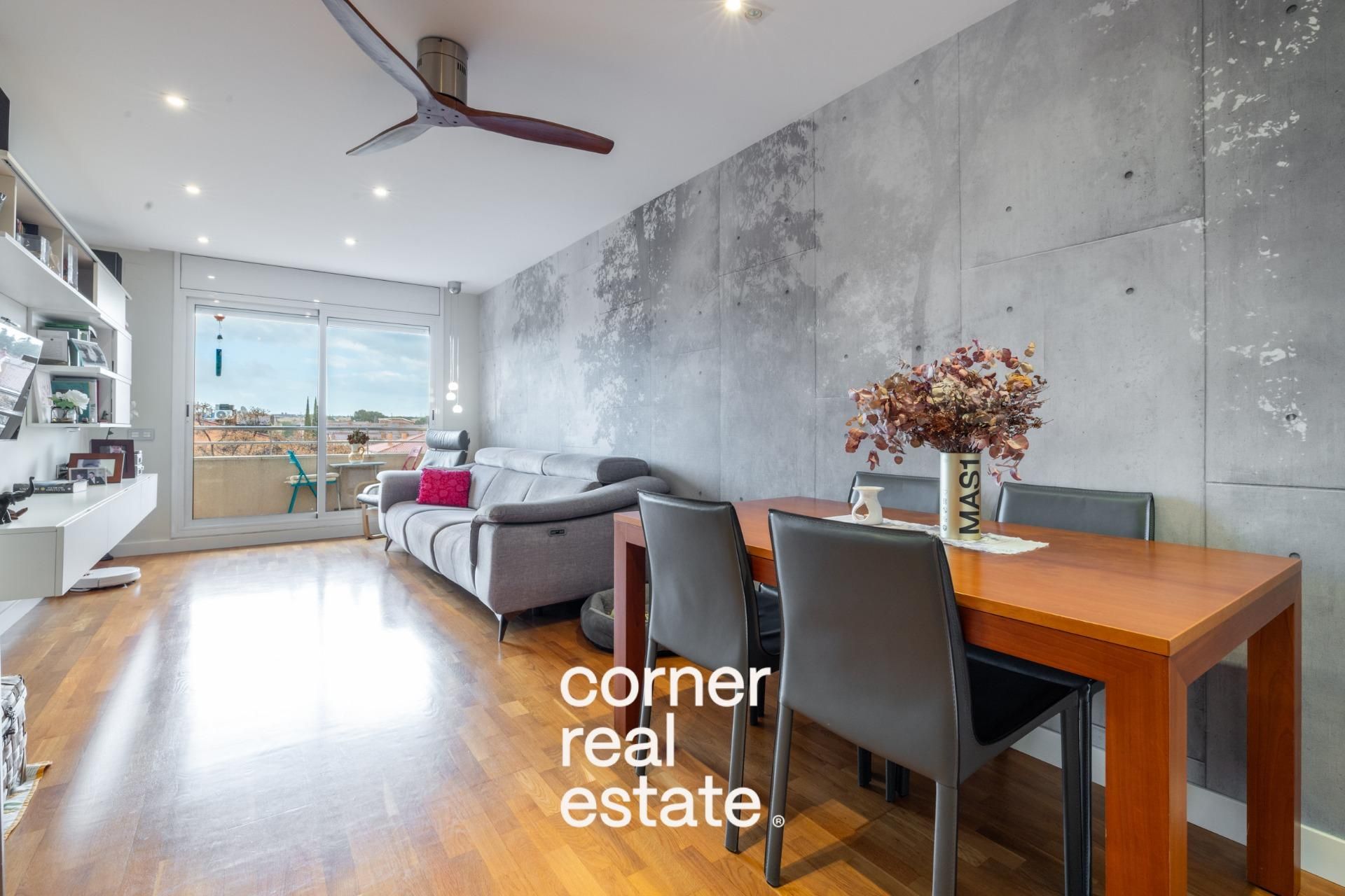 Vista exterior de Àtic en venda en Sant Cugat del Vallès amb Calefacció, Parquet i Terrassa