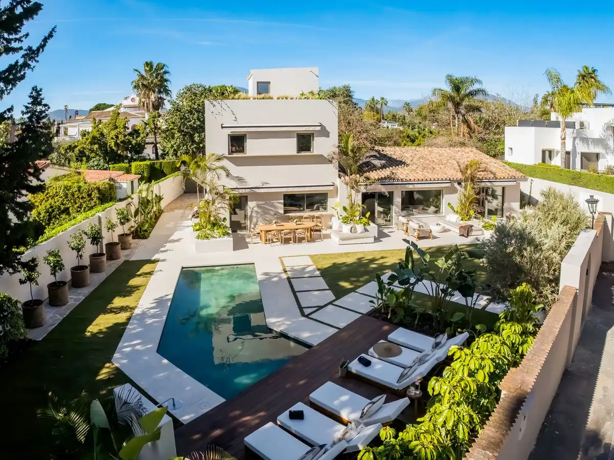 Chalet con piscina en venta en San Pedro de Alcántara