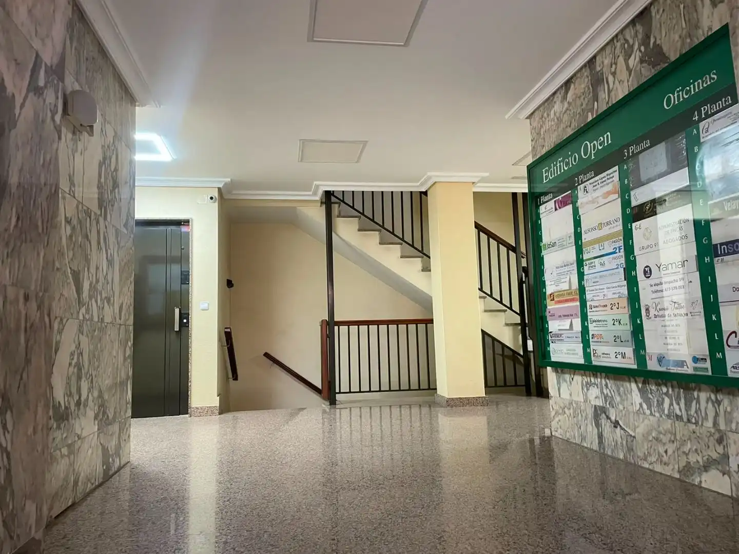 Büro zur Miete in Molina de Segura mit Klimaanlage, Terrasse und Balkon