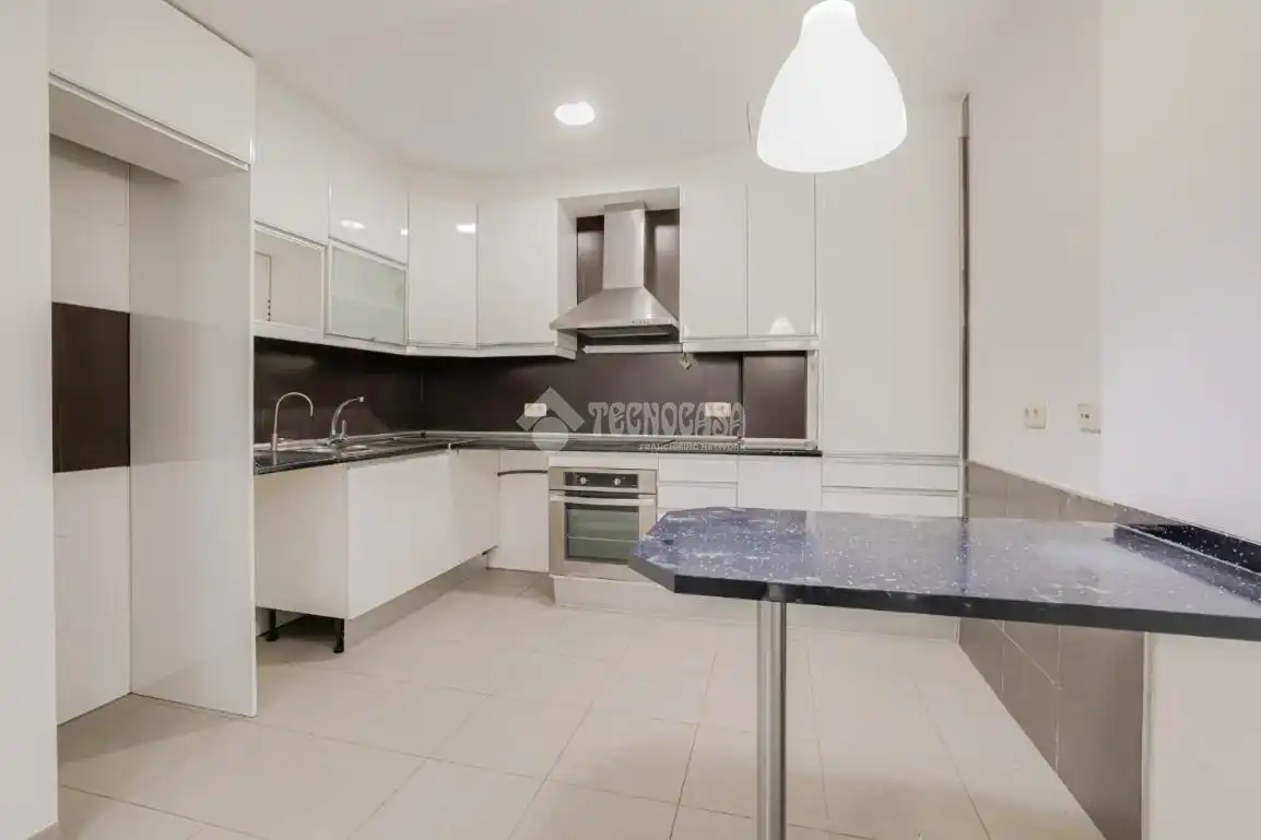 Cocina de Piso en venta en Rubí con Calefacción