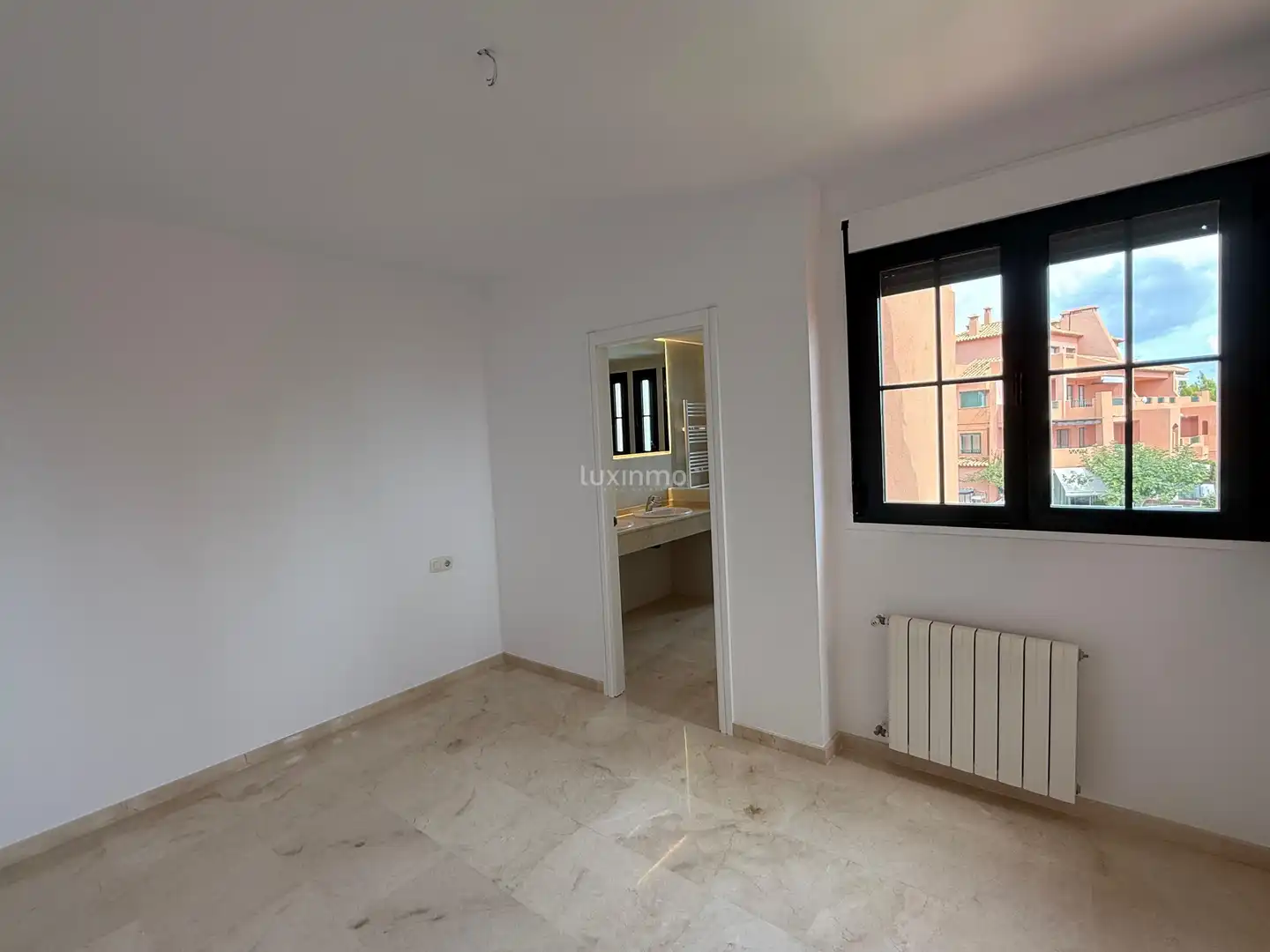 Bedroom of Attic for sale in Golf Bahía