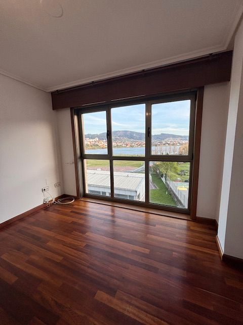 Habitación de Dúplex en venta en Narón con Calefacción, Parquet y Trastero