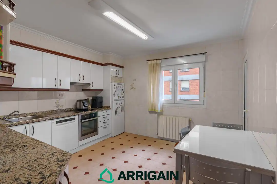 Cocina de Piso en venta en Donostia - San Sebastián  con Calefacción y Terraza