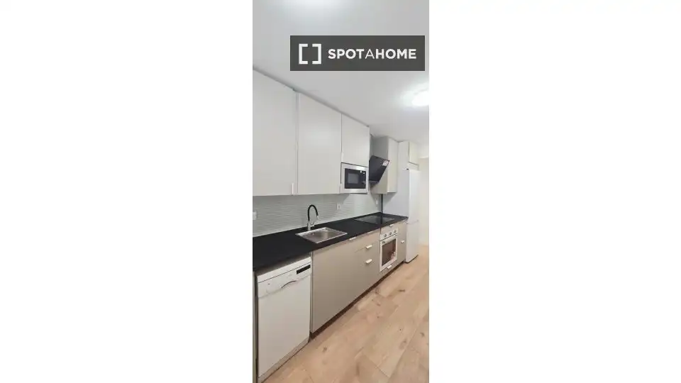 Küche von Wohnung zur untervermieten in Madrid mit Klimaanlage, Heizung und Terrasse