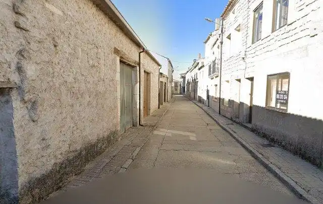 Piso en venta en CL ESCUDEROS, Campaspero