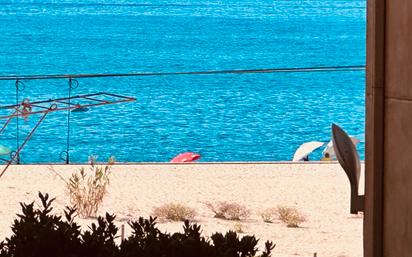 Außenansicht von Wohnung zum verkauf in Canet de Mar mit Klimaanlage und Balkon