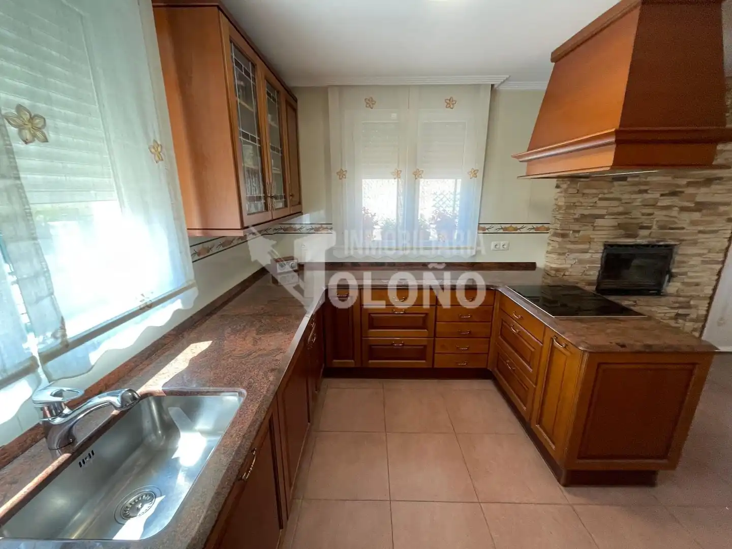 Cuina de Casa o xalet en venda en Casalarreina amb Calefacció, Jardí privat i Parquet