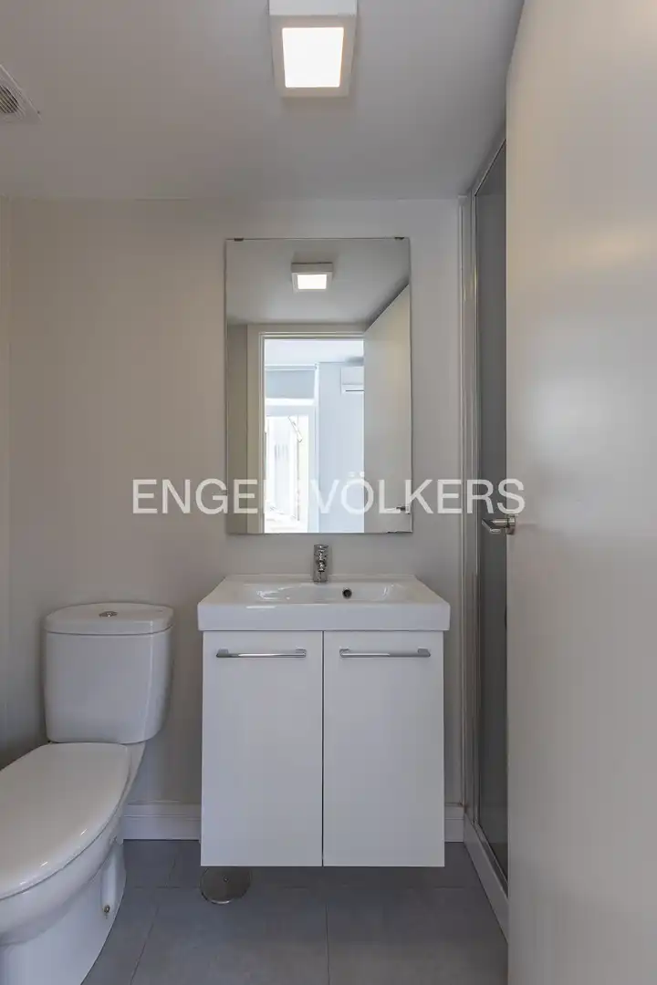 Badezimmer von Dachboden zur Miete in Madrid mit Klimaanlage, Heizung und Terrasse