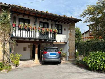 Casa bifamiliare con balcone in vendita a Barrio la Macorra 9A