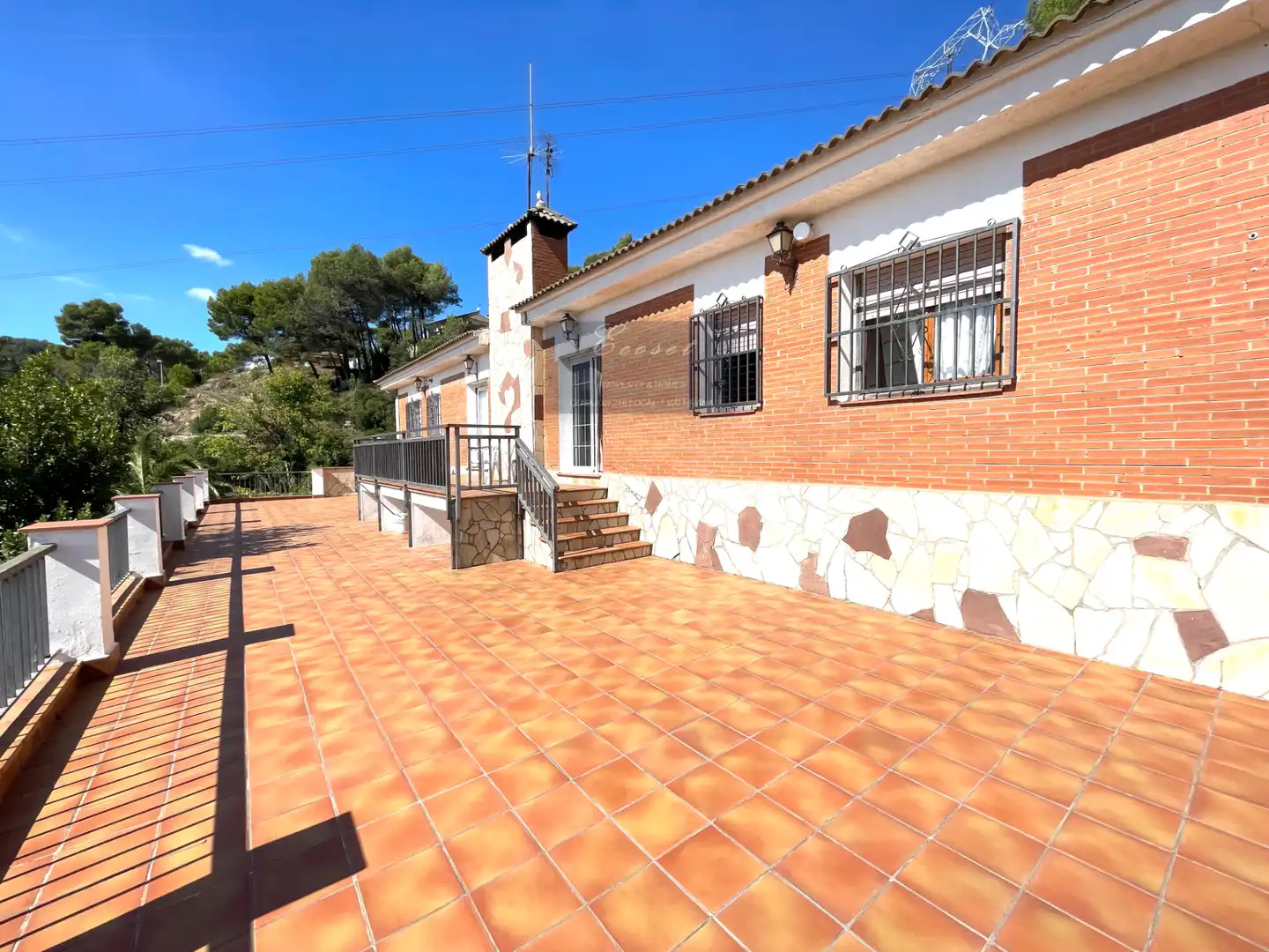 Villa con terrazza in vendita a Cervelló