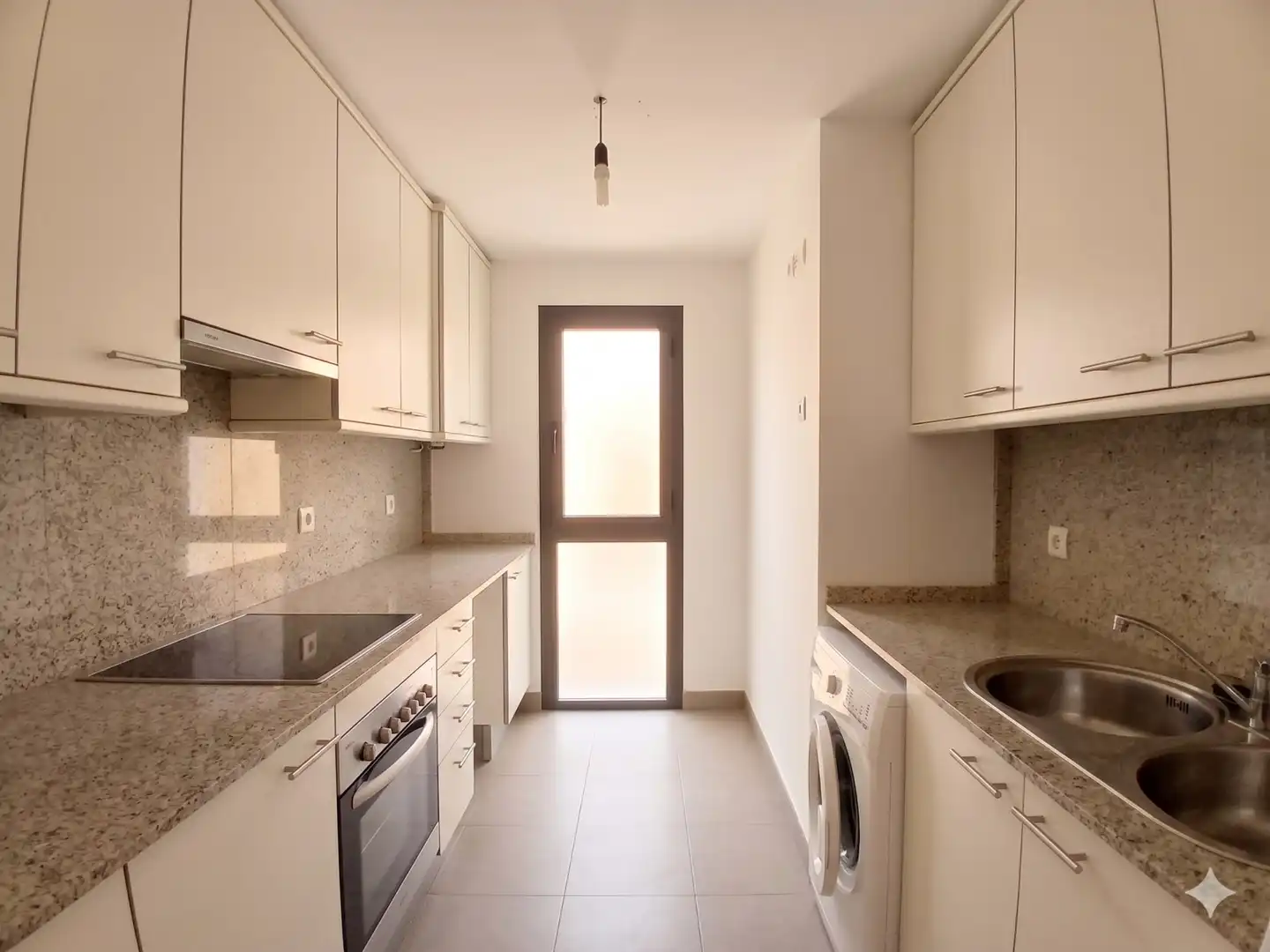 Küche von Wohnung zum Verkauf in Girona mit Klimaanlage, Heizung und Balkon