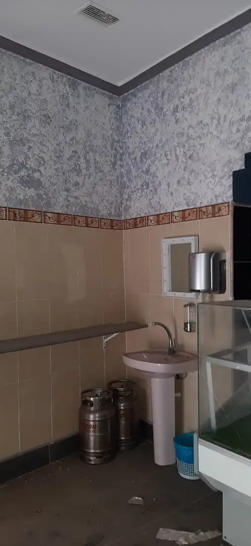 Bany de Local de lloguer en Melilla amb Aire condicionat i Moblat