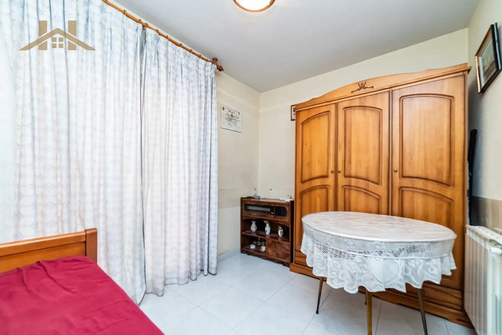 Habitación de Casa adosada en venta en Navalcarnero con Aire acondicionado, Calefacción y Jardín privado