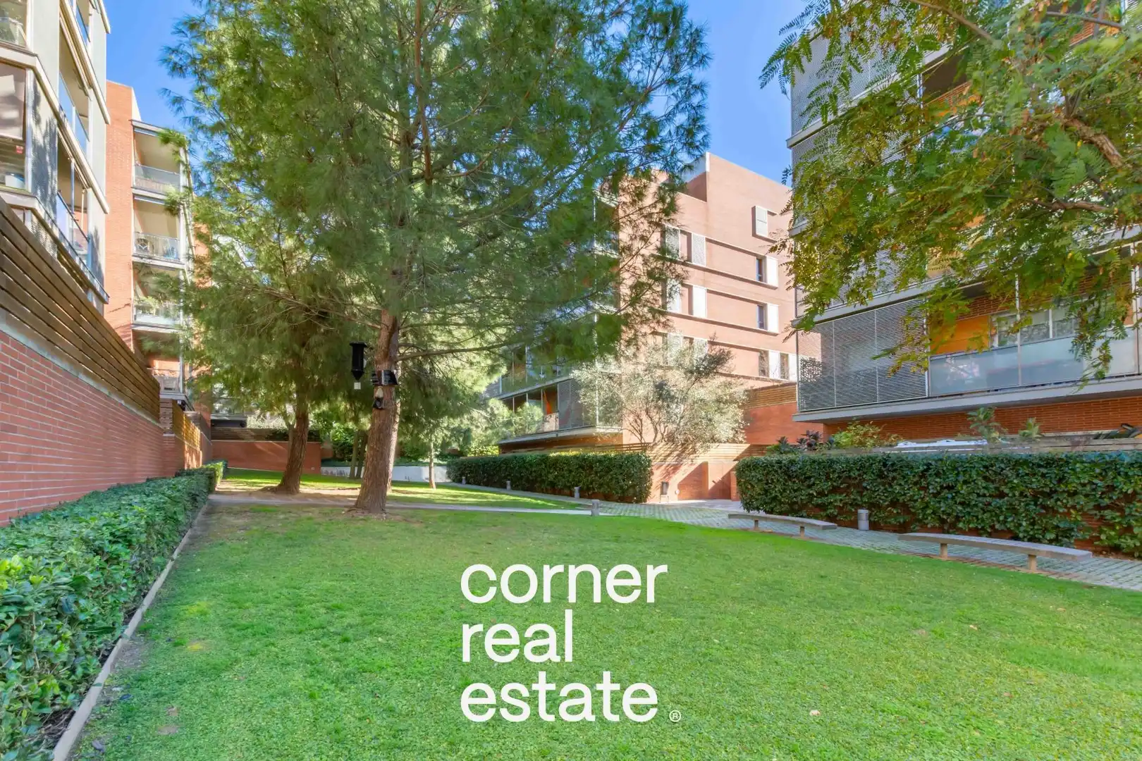 Exterior view of Flat for sale in Sant Cugat del Vallès  with Air Conditioner, Heating and Parquet flooring