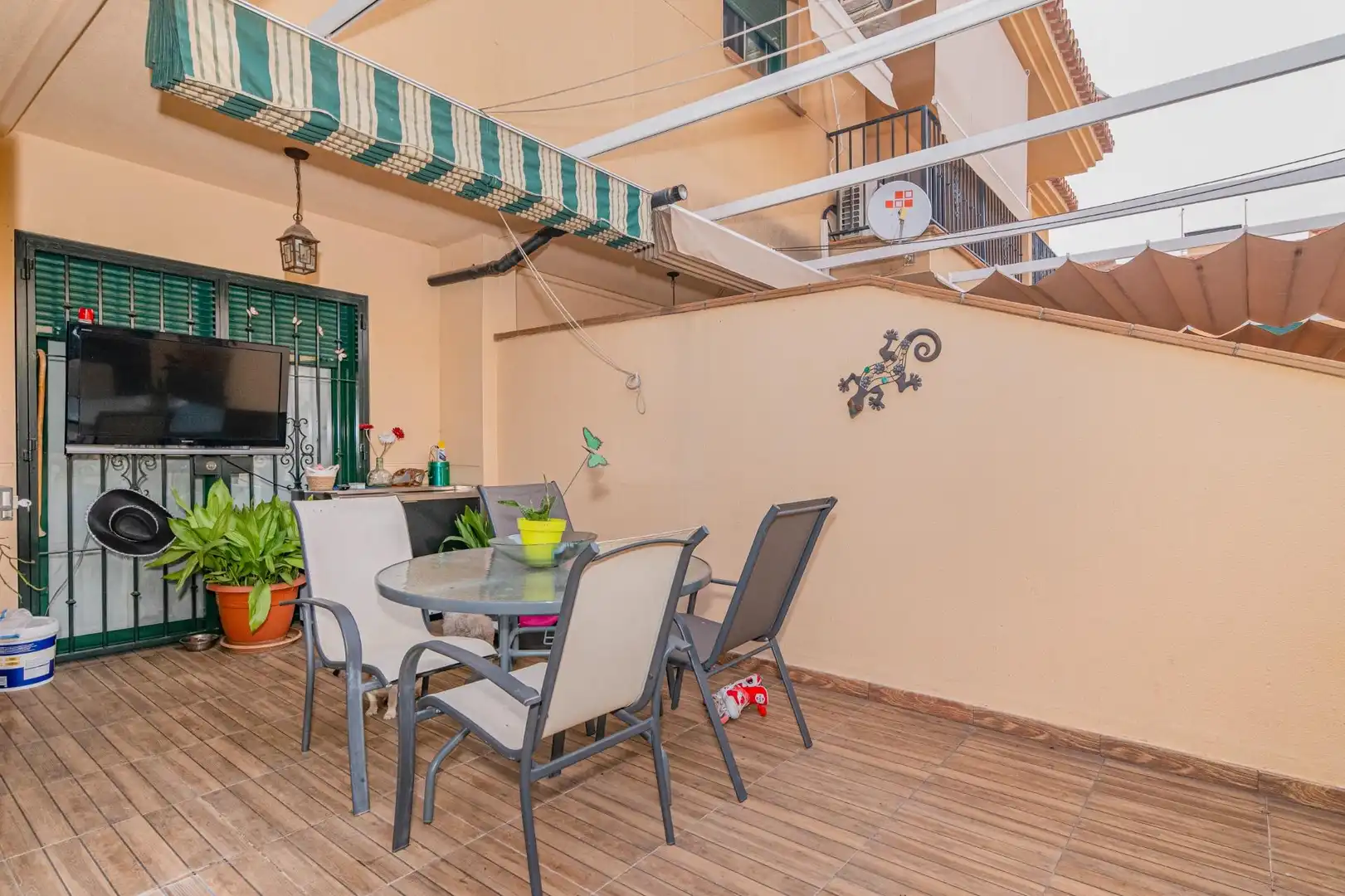 Terrassa de Casa adosada en venda en Alhendín amb Terrassa, Traster i Balcó