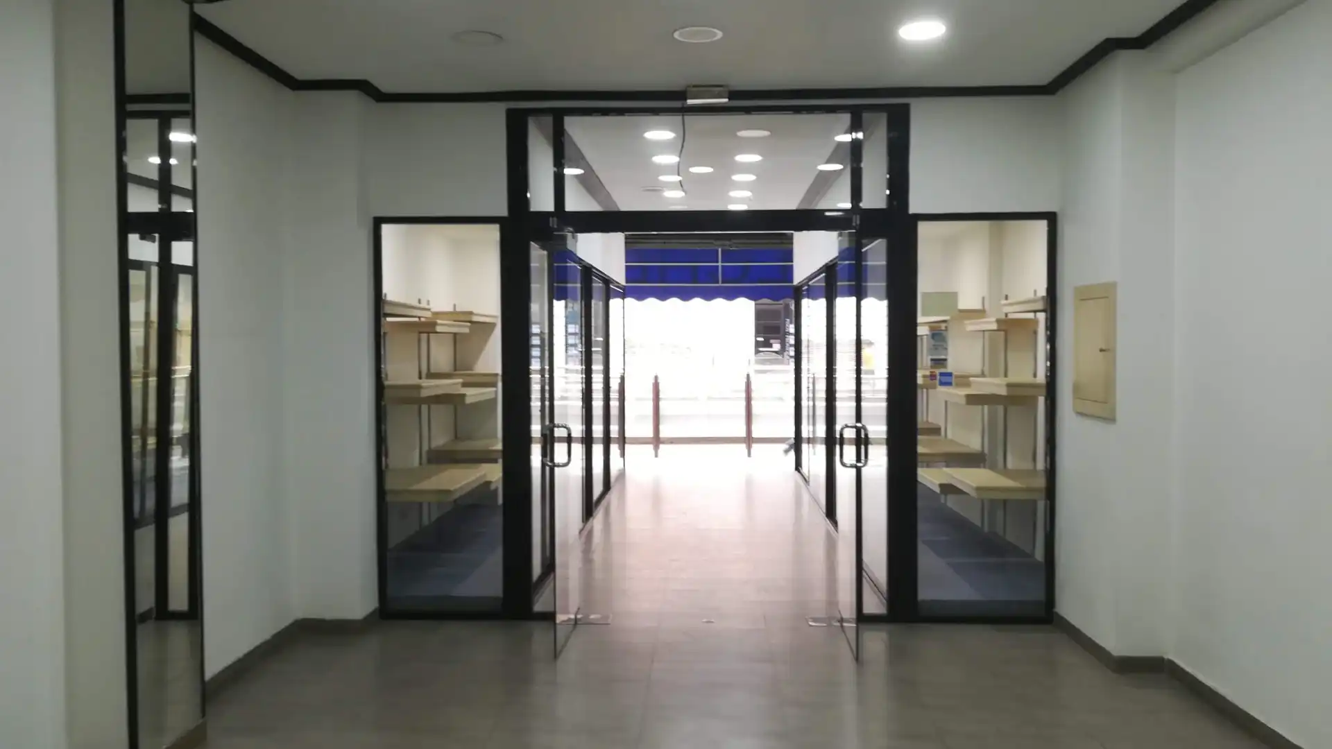 Local de lloguer en  Valencia Capital